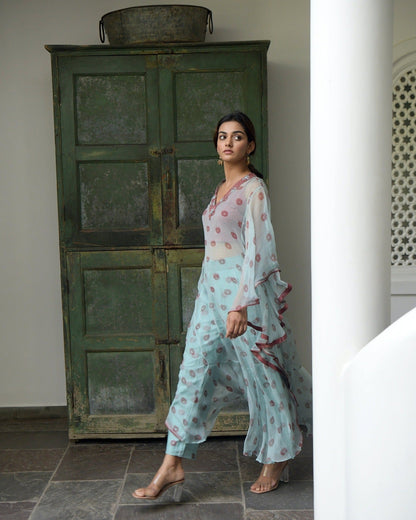 Green Kaftaan Set at Kamakhyaa by Taro. This item is Best Selling, Chiffon, Co-ord Sets, Evening Wear, FB ADS JUNE, Green, July Sale, July Sale 2023, Kaftan Set, Natural, party, Party Wear Co-ords, Prints, Regular Fit, Vacation Co-ords, Wildflower Taro, Womenswear