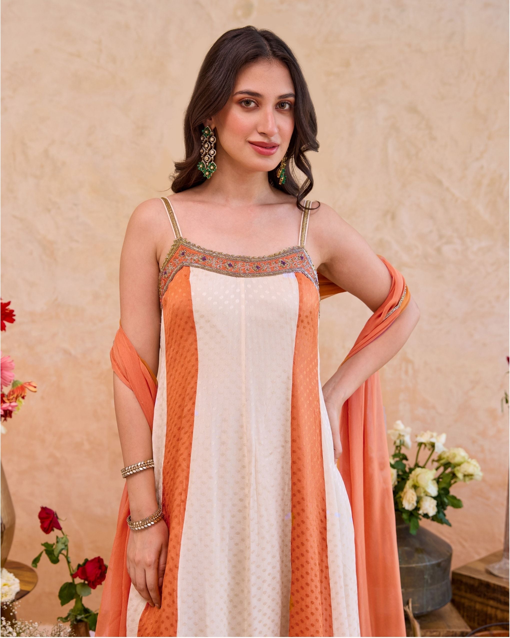 Aarohi Kurta Set at kamakhyaa.com by Taro. This item is Jashn-E-Taro - The Trousseau Edit by Taro