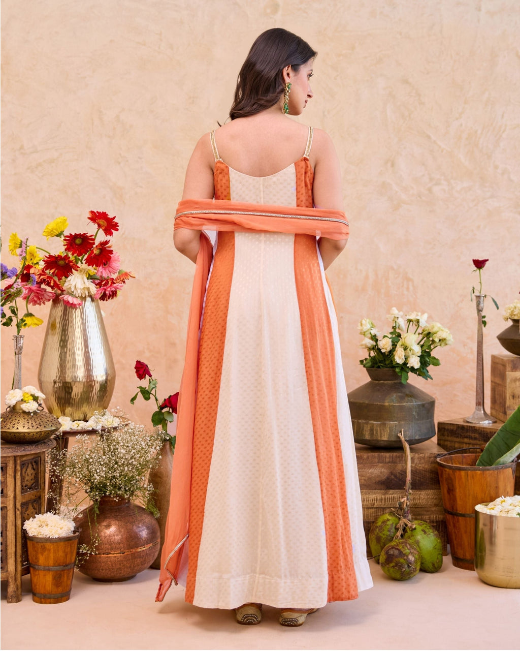 Aarohi Kurta Set at kamakhyaa.com by Taro. This item is Jashn-E-Taro - The Trousseau Edit by Taro