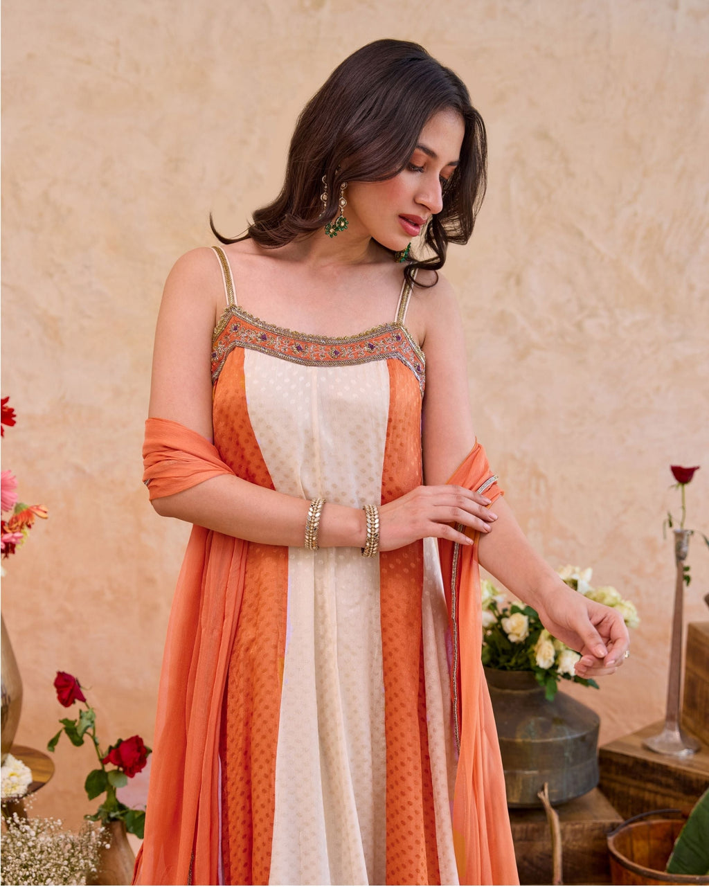 Aarohi Kurta Set at kamakhyaa.com by Taro. This item is Jashn-E-Taro - The Trousseau Edit by Taro