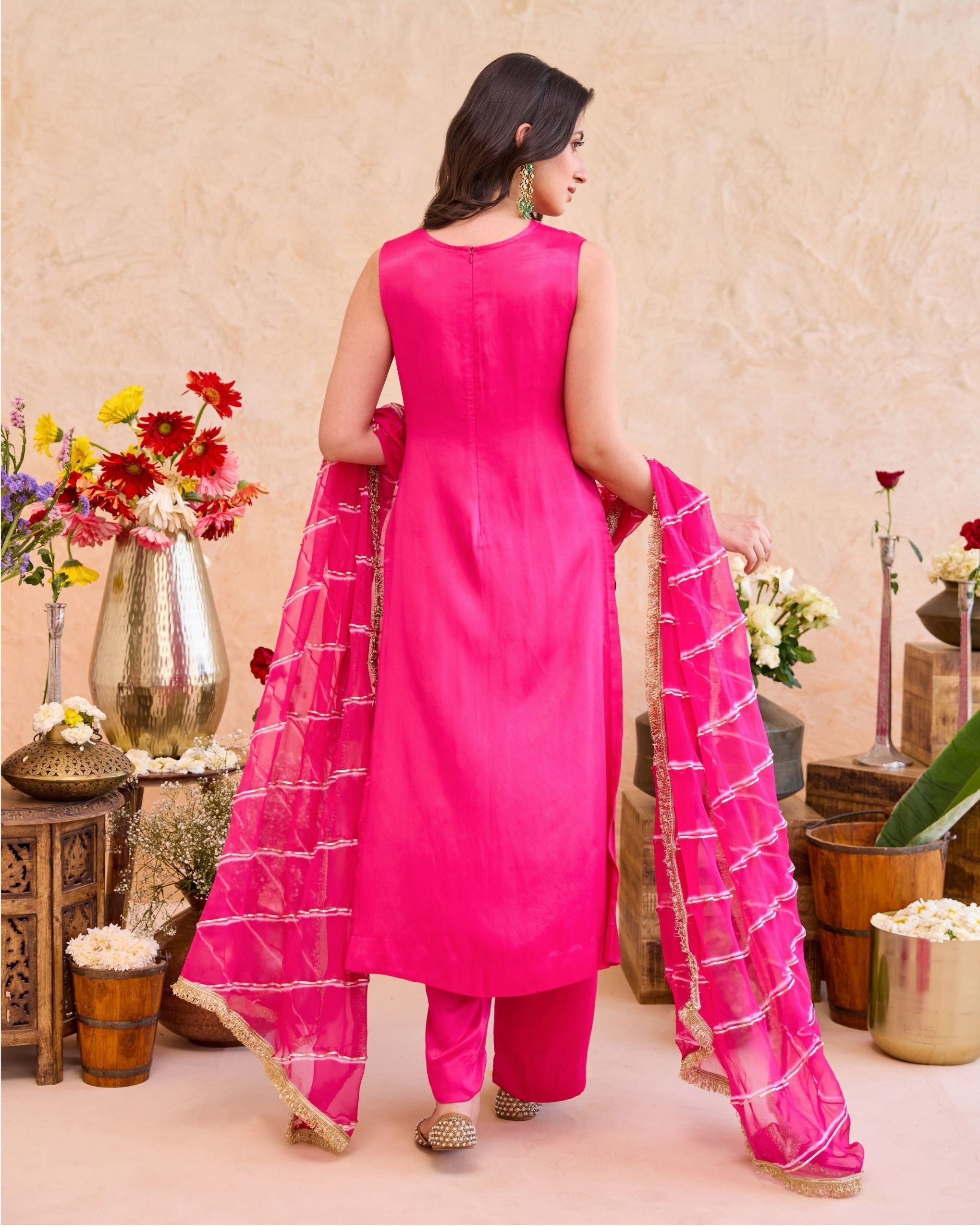 Aarzoo Kurta Set at kamakhyaa.com by Taro. This item is Jashn-E-Taro - The Trousseau Edit by Taro