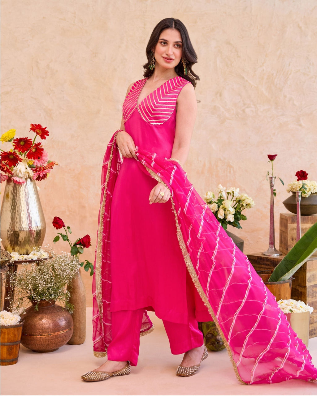 Aarzoo Kurta Set at kamakhyaa.com by Taro. This item is Jashn-E-Taro - The Trousseau Edit by Taro