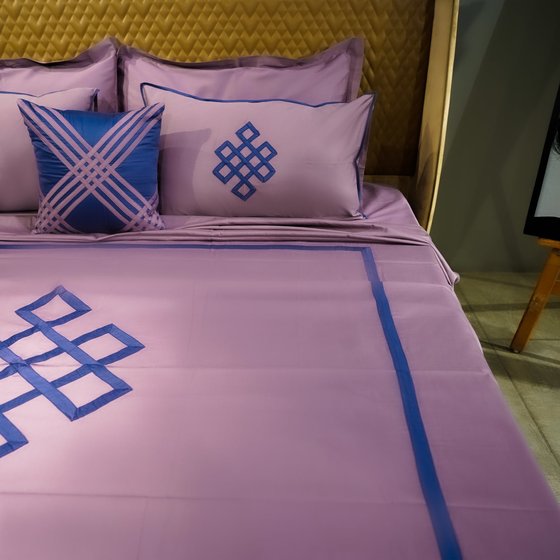 Abstract Fusion| Designer Bed Sheet Set| Lavender| 100%Cotton at Kamakhyaa by Kamakhyaa. This item is designer bedsheets