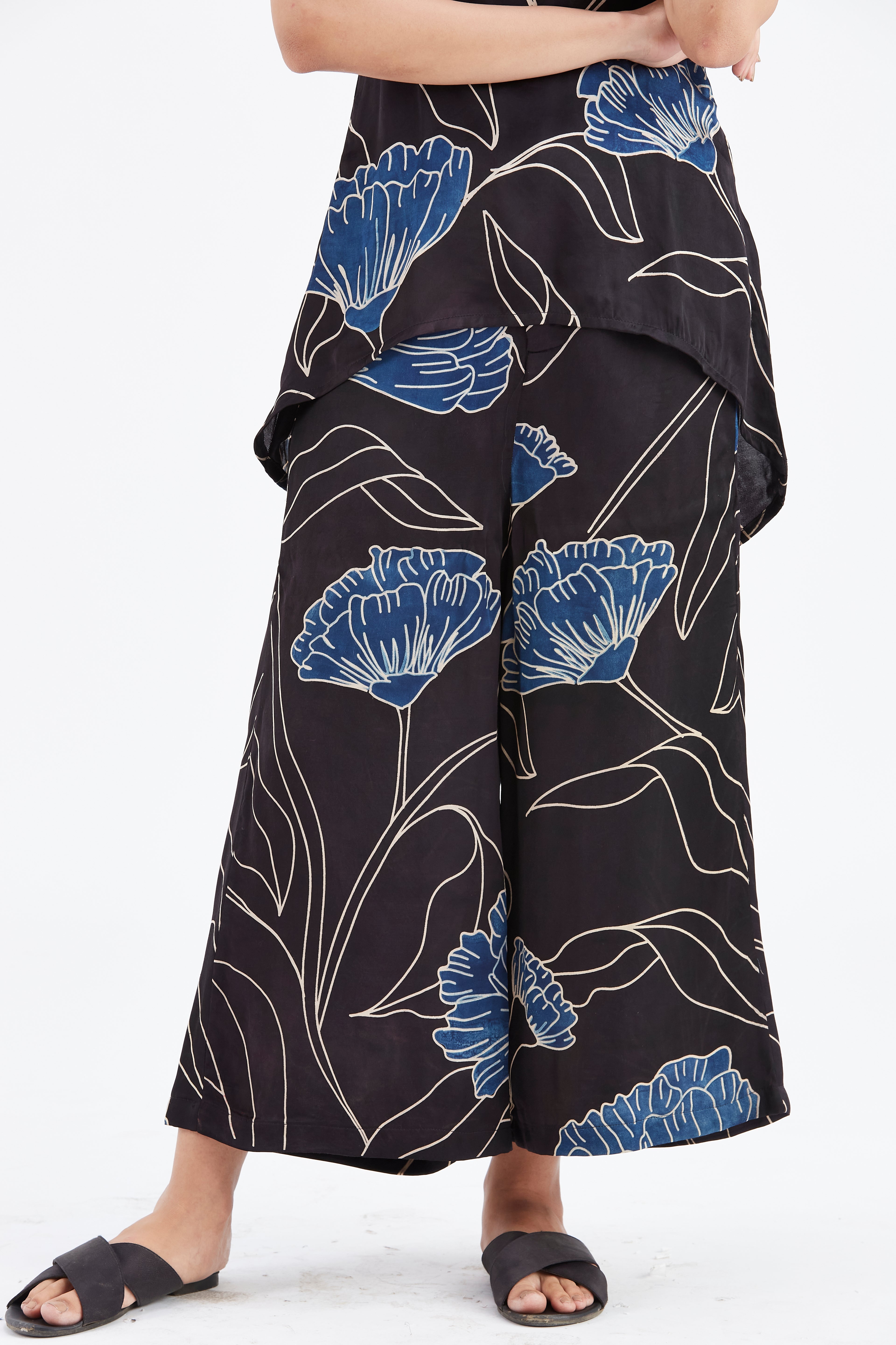 Alina Black Floral Printed Cotton Co-ord set at Kamakhyaa by Hasttvam. This item is Black, Cotton, Ete by Hasttvam, Floral Prints, Fusion Wear, Hand Printed, Womenswear