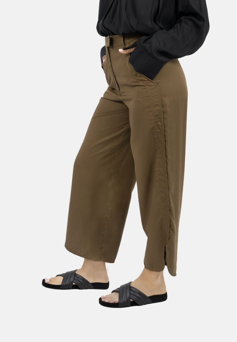 Auckland Pants-Taupe at Kamakhyaa by 1 People. This item is 