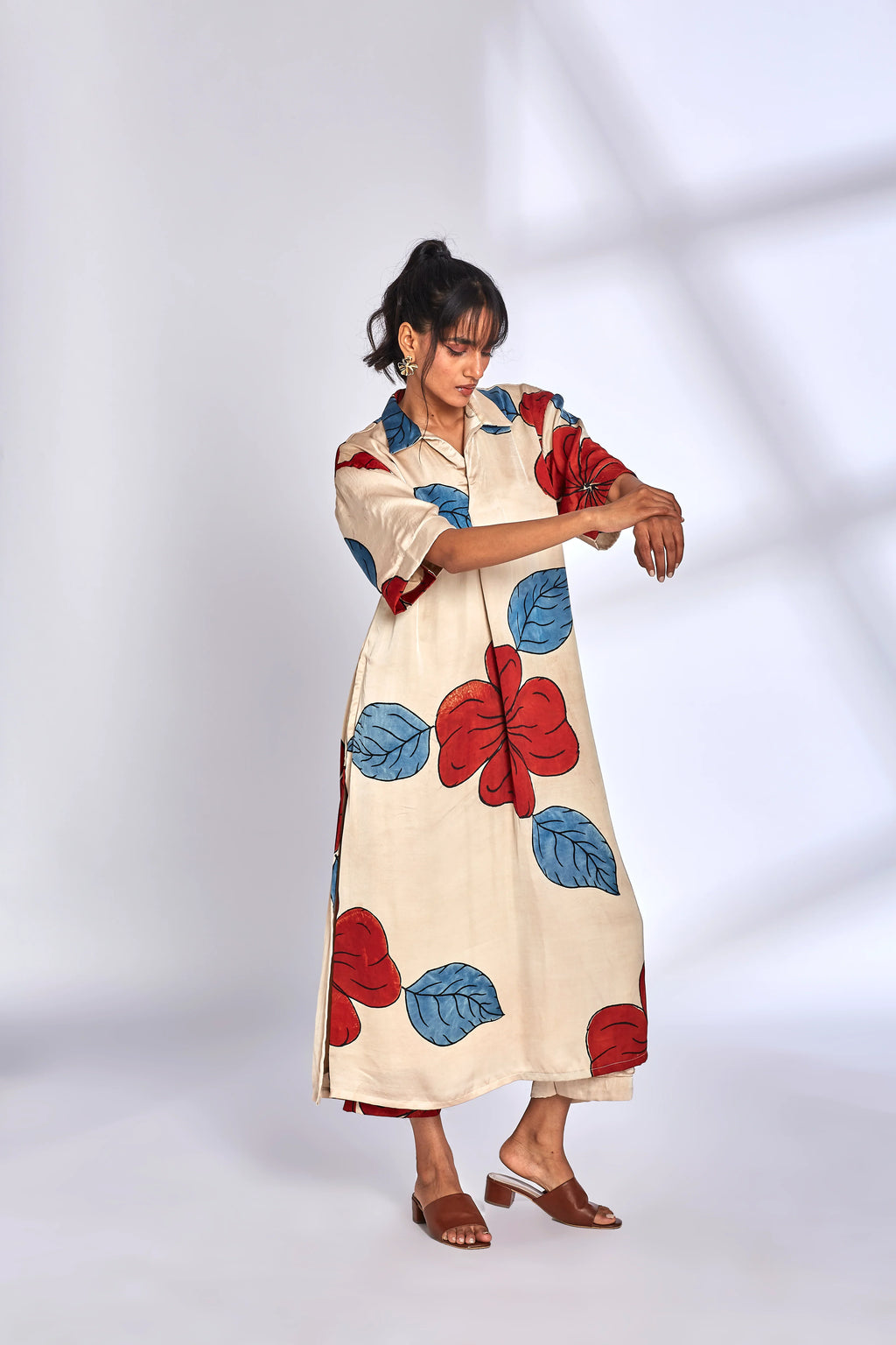 Beige Printed Kurta at Kamakhyaa by Hasttvam. This item is Festive Wear, Floral, ModalFloralFusionWhiteHandmade by artisans, Natural dyes, Relaxed Fit, Respondible production and Vegan