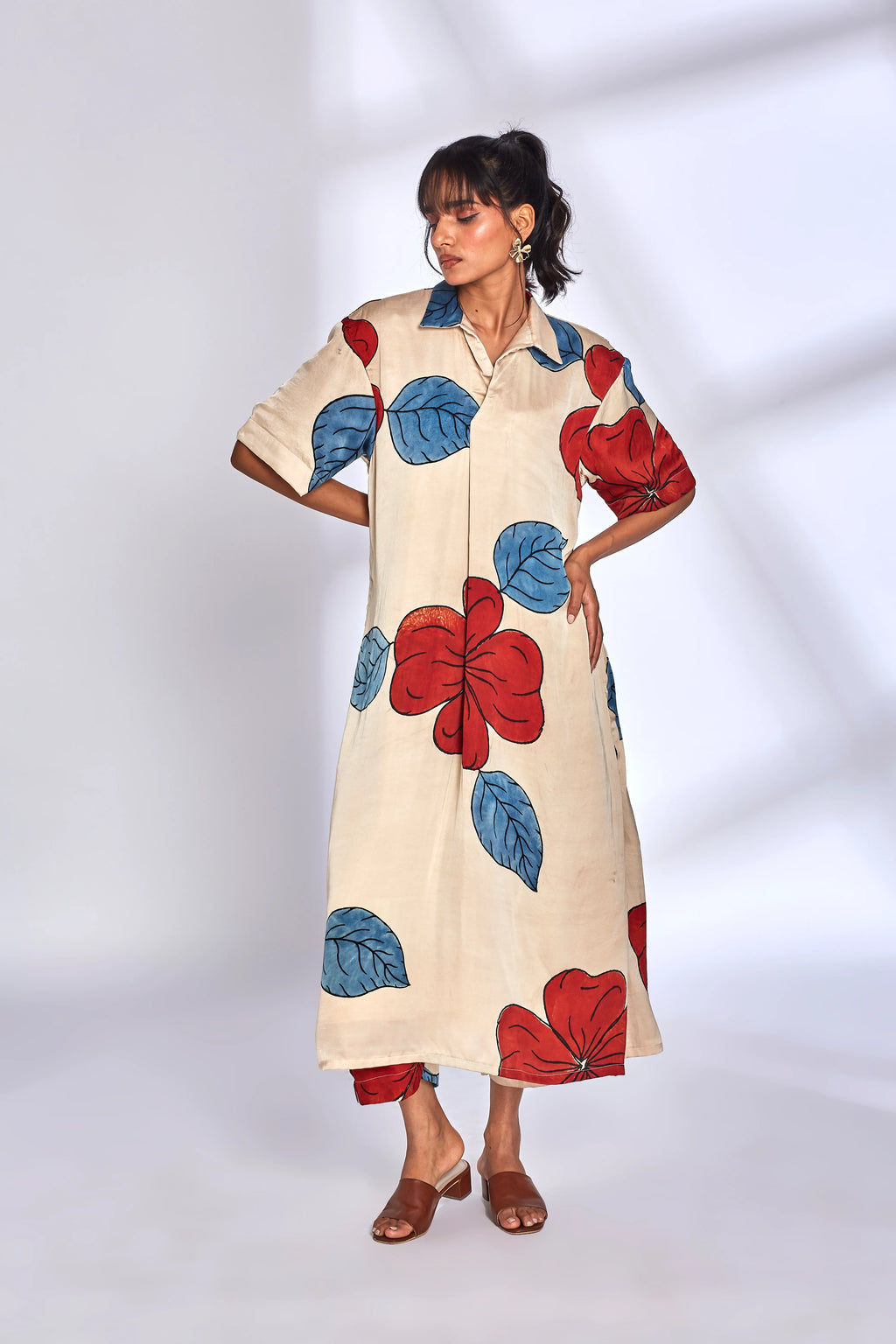 Beige Printed Kurta at Kamakhyaa by Hasttvam. This item is Festive Wear, Floral, ModalFloralFusionWhiteHandmade by artisans, Natural dyes, Relaxed Fit, Respondible production and Vegan