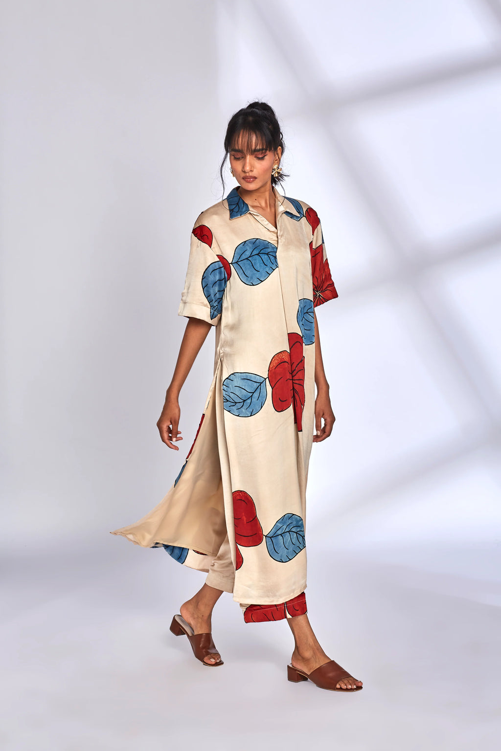 Beige Printed Kurta at Kamakhyaa by Hasttvam. This item is Festive Wear, Floral, ModalFloralFusionWhiteHandmade by artisans, Natural dyes, Relaxed Fit, Respondible production and Vegan