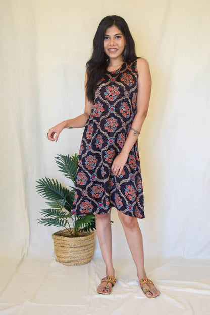 Block Print Midi Dress at Kamakhyaa by Hasttvam. This item is Black, Casual Wear, Cotton, Floral, Natural dyes, Relaxed Fit, Respondible production and Vegan