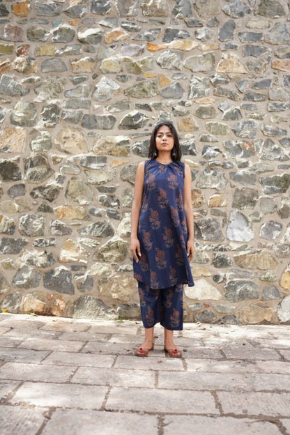 Blue Floral Kurta Set at Kamakhyaa by Hasttvam. This item is CottonFloralFusionBlueHandmade by artisans, Natural dyes, Relaxed Fit, Respondible production and Vegan