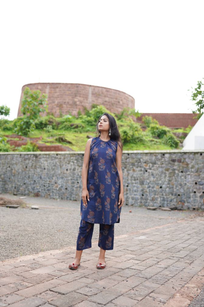 Blue Floral Kurta Set at Kamakhyaa by Hasttvam. This item is CottonFloralFusionBlueHandmade by artisans, Natural dyes, Relaxed Fit, Respondible production and Vegan