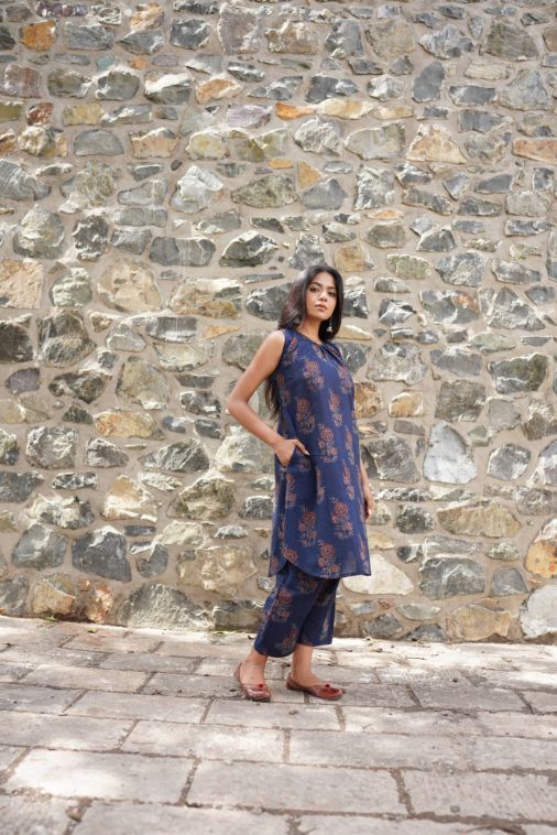 Blue Floral Kurta Set at Kamakhyaa by Hasttvam. This item is CottonFloralFusionBlueHandmade by artisans, Natural dyes, Relaxed Fit, Respondible production and Vegan