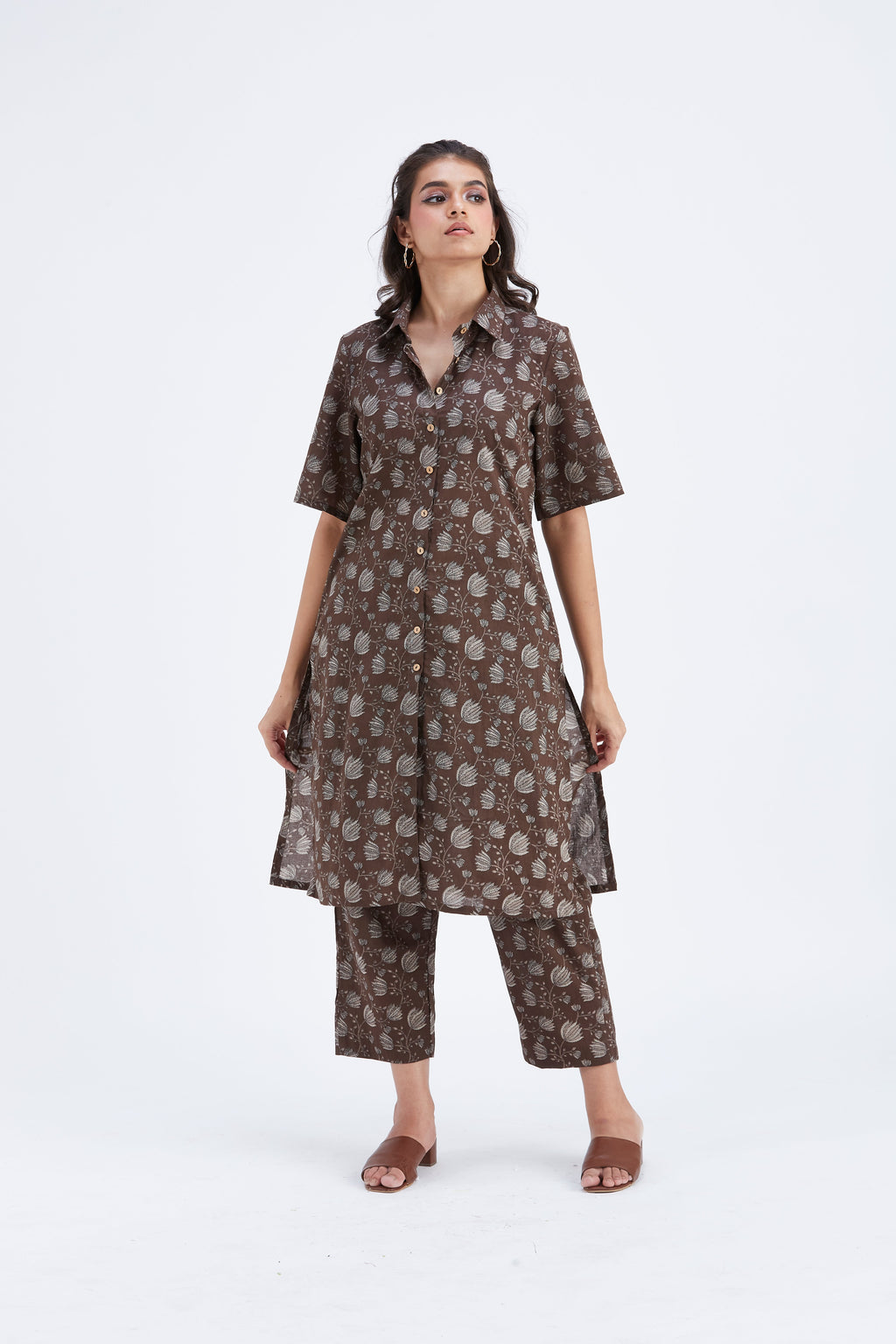 Easha Brown Floral Printed Cotton kurta set at Kamakhyaa by Hasttvam. This item is Brown, Cotton, Ete by Hasttvam, Floral Prints, Fusion Wear, Hand Printed, Womenswear