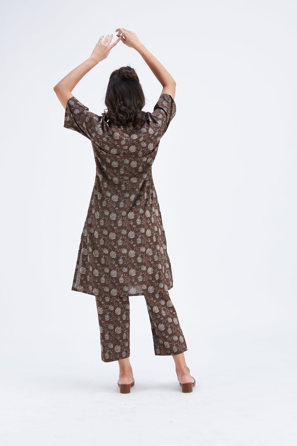 Easha Brown Floral Printed Cotton kurta set at Kamakhyaa by Hasttvam. This item is Brown, Cotton, Ete by Hasttvam, Floral Prints, Fusion Wear, Hand Printed, Womenswear