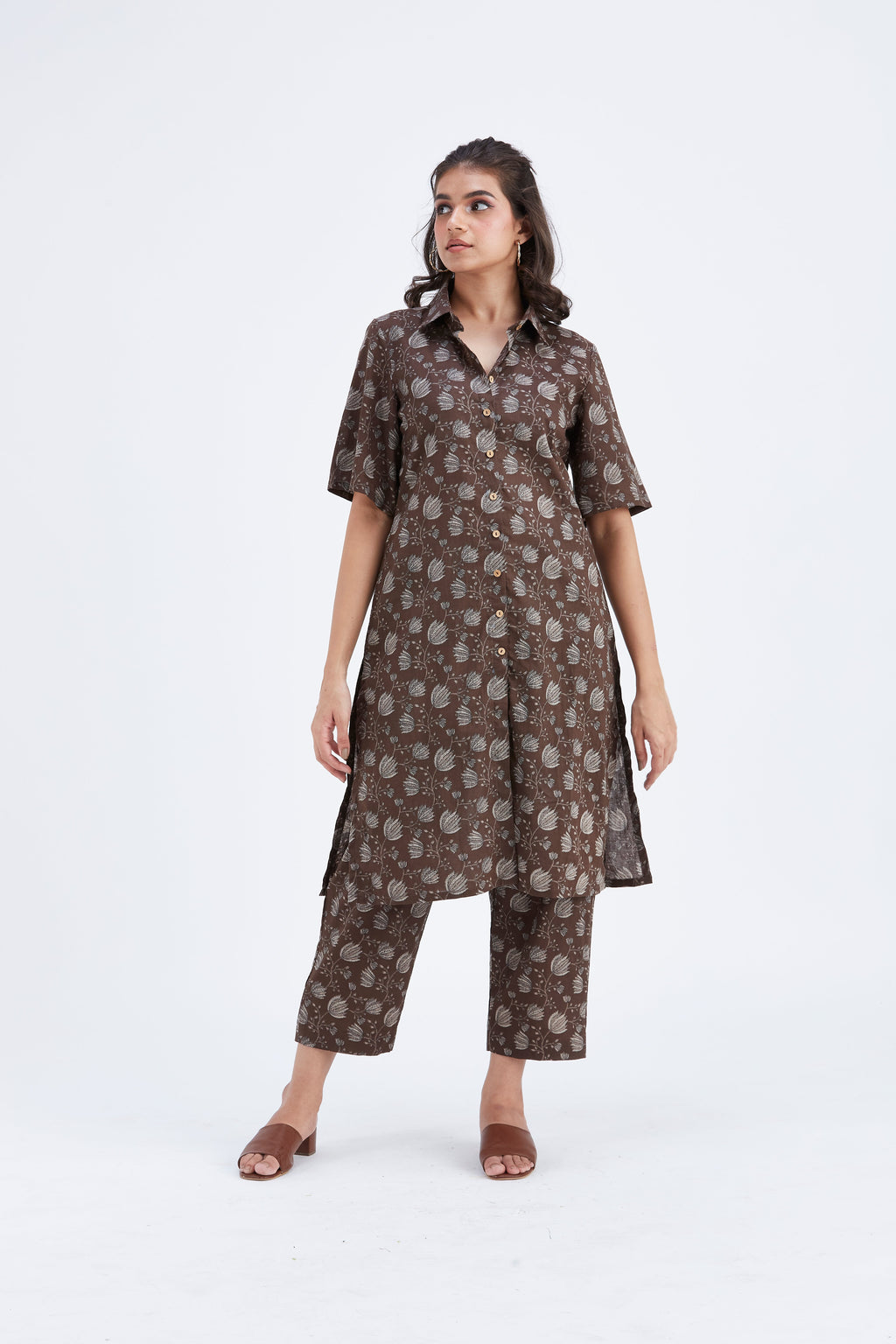 Easha Brown Floral Printed Cotton kurta set at Kamakhyaa by Hasttvam. This item is Brown, Cotton, Ete by Hasttvam, Floral Prints, Fusion Wear, Hand Printed, Womenswear