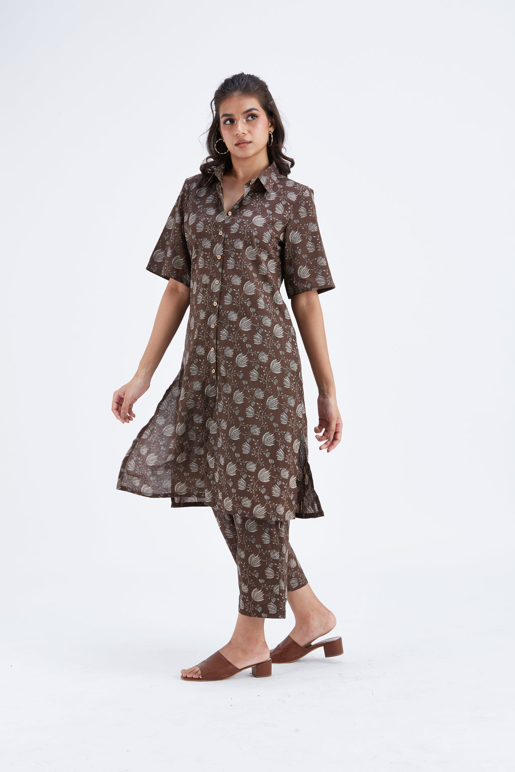 Easha Brown Floral Printed Cotton kurta set at Kamakhyaa by Hasttvam. This item is Brown, Cotton, Ete by Hasttvam, Floral Prints, Fusion Wear, Hand Printed, Womenswear