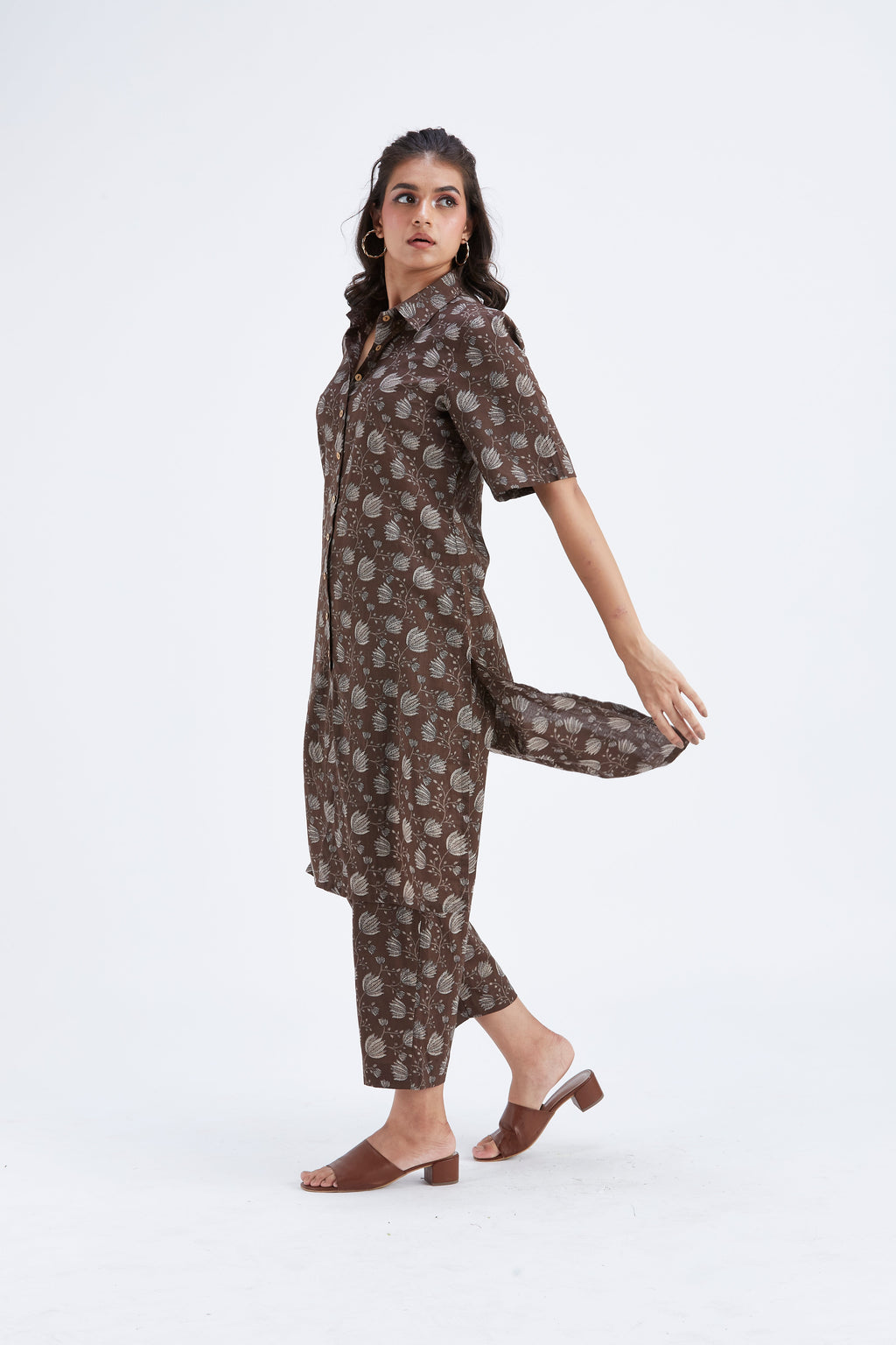 Easha Brown Floral Printed Cotton kurta set at Kamakhyaa by Hasttvam. This item is Brown, Cotton, Ete by Hasttvam, Floral Prints, Fusion Wear, Hand Printed, Womenswear