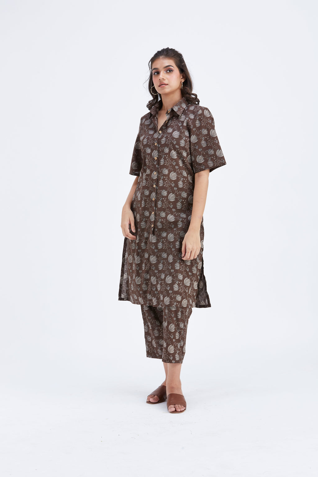 Easha Brown Floral Printed Cotton kurta set at Kamakhyaa by Hasttvam. This item is Brown, Cotton, Ete by Hasttvam, Floral Prints, Fusion Wear, Hand Printed, Womenswear