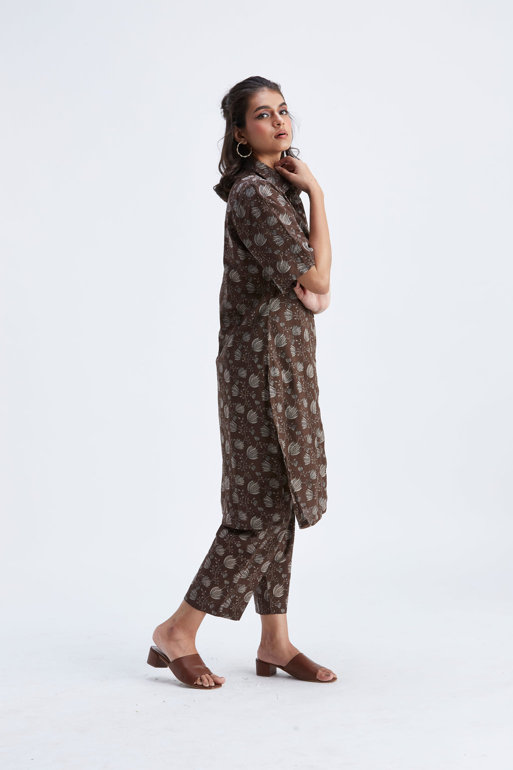 Easha Brown Floral Printed Cotton kurta set at Kamakhyaa by Hasttvam. This item is Brown, Cotton, Ete by Hasttvam, Floral Prints, Fusion Wear, Hand Printed, Womenswear