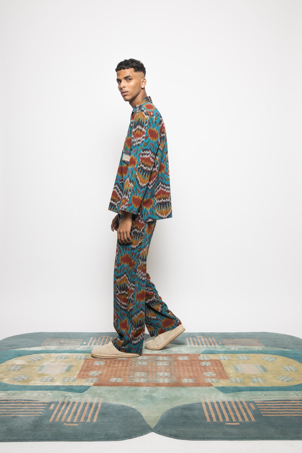 Easy Breezy Kaftan at kamakhyaa.com by Anushé Pirani. This item is 100% Cotton, Beach Wear, Brunch Wear, Casual Wear, Console Collection List, Cotton, Fresh Ink by Anushe Pirani, Handwoven cotton, Ikat Prints, Menswear, Regular Fit, Turquoise, Vacation Wear