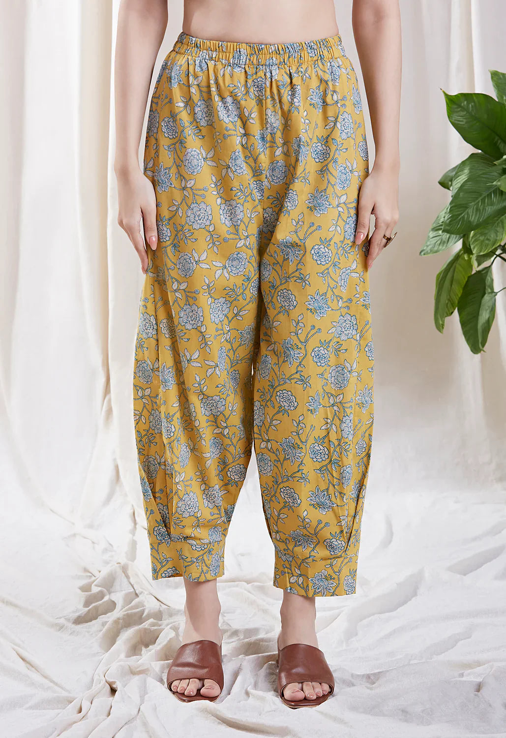 Floral Print Yellow Co-ord Set at Kamakhyaa by Hasttvam. This item is Cotton, Floral, Fusion Wear, Natural dyes, Relaxed Fit, Respondible production and Vegan, Yellow