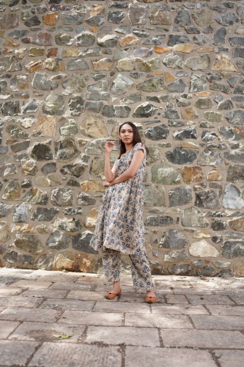 Floral Printed Kurta with pants at Kamakhyaa by Hasttvam. This item is Cotton, Floral, Fusion Wear, Handmade by Artisans, Natural dyes, Relaxed Fit, Respondible production and Vegan, White