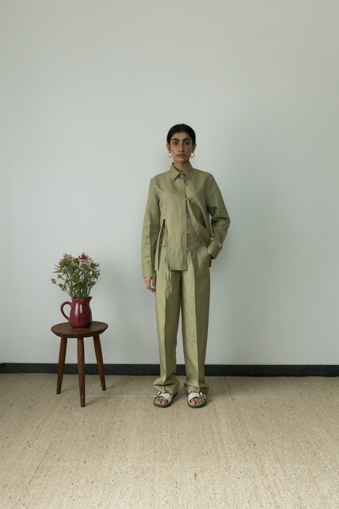 Green Loose Shirt by Anushé Pirani with Casual Wear, Cotton, Cotton Hemp, Green, Handwoven, Hemp, Overlays, Relaxed Fit, Shibumi Collection, Shirts, Solids, Womenswear at Kamakhyaa for sustainable fashion