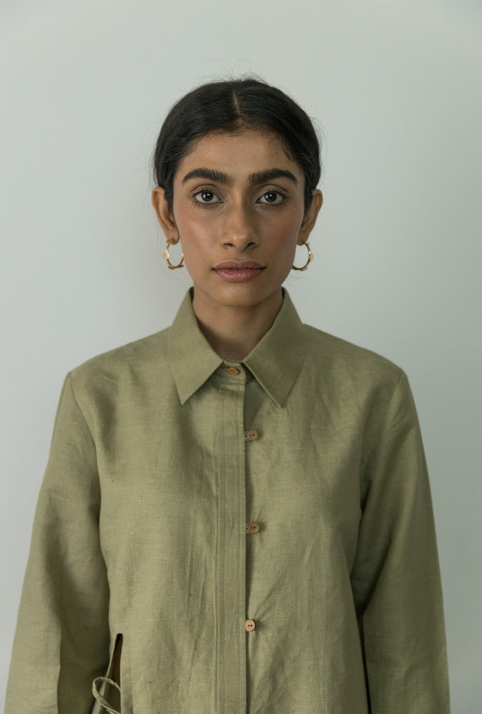 Green Loose Shirt by Anushé Pirani with Casual Wear, Cotton, Cotton Hemp, Green, Handwoven, Hemp, Overlays, Relaxed Fit, Shibumi Collection, Shirts, Solids, Womenswear at Kamakhyaa for sustainable fashion