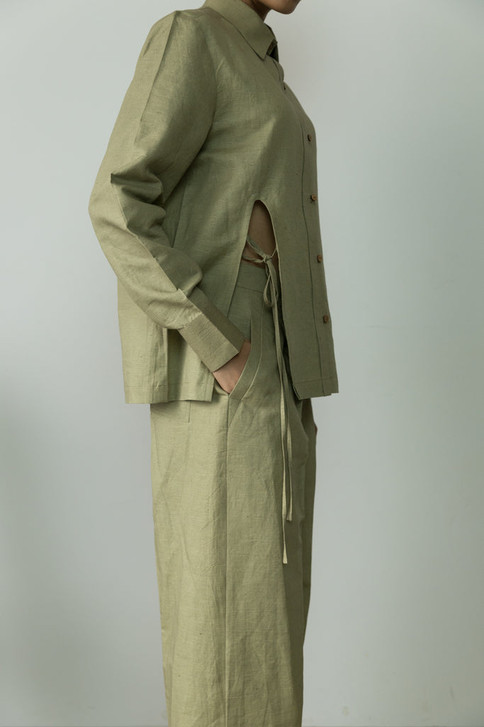 Green Loose Shirt by Anushé Pirani with Casual Wear, Cotton, Cotton Hemp, Green, Handwoven, Hemp, Overlays, Relaxed Fit, Shibumi Collection, Shirts, Solids, Womenswear at Kamakhyaa for sustainable fashion