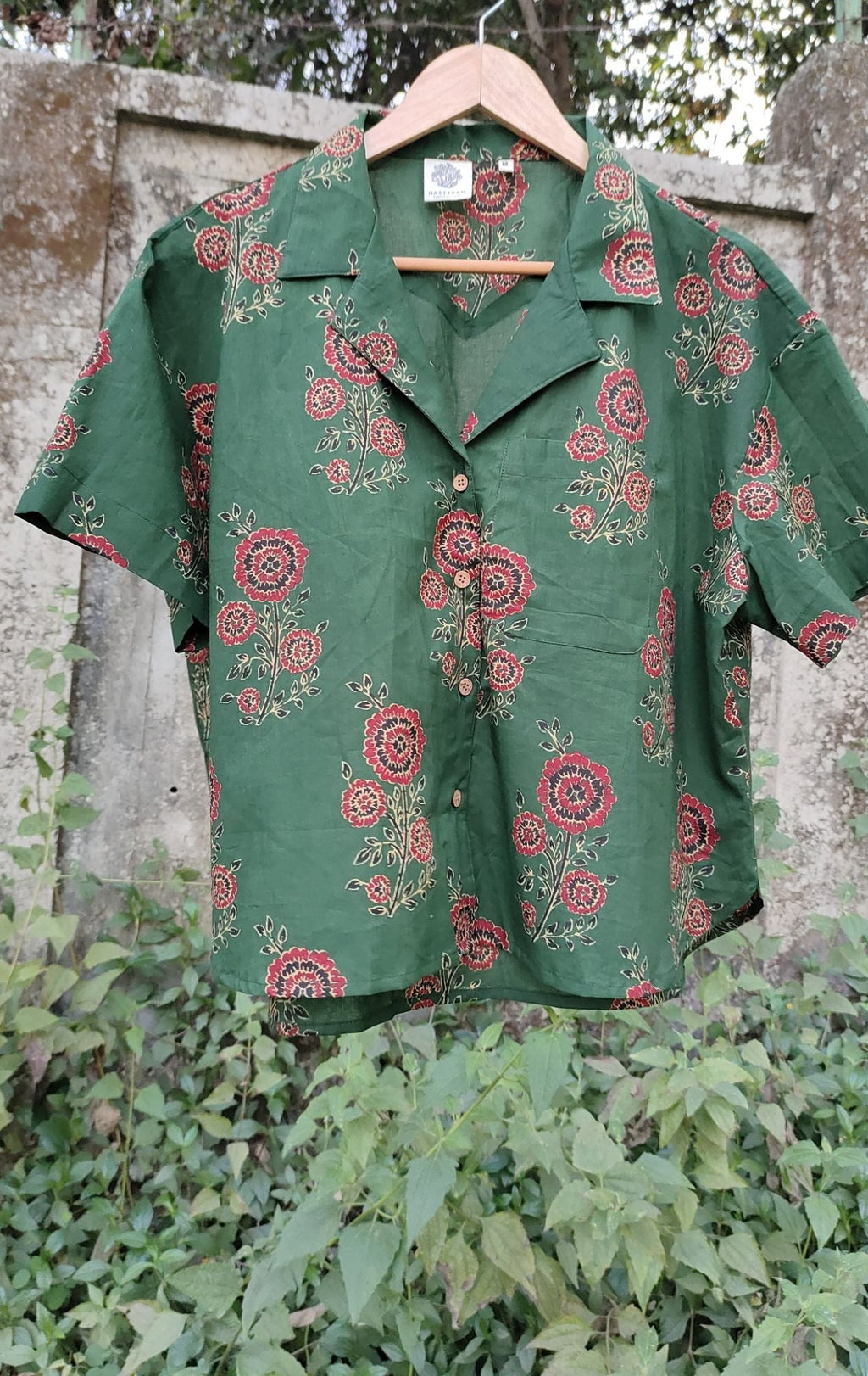 Green Crop Shirt for Men at Kamakhyaa by Hasttvam. This item is CottonFloralCasual WearGreenHandmade by artisans, Floral, Natural dyes, Relaxed Fit, Respondible production and Vegan
