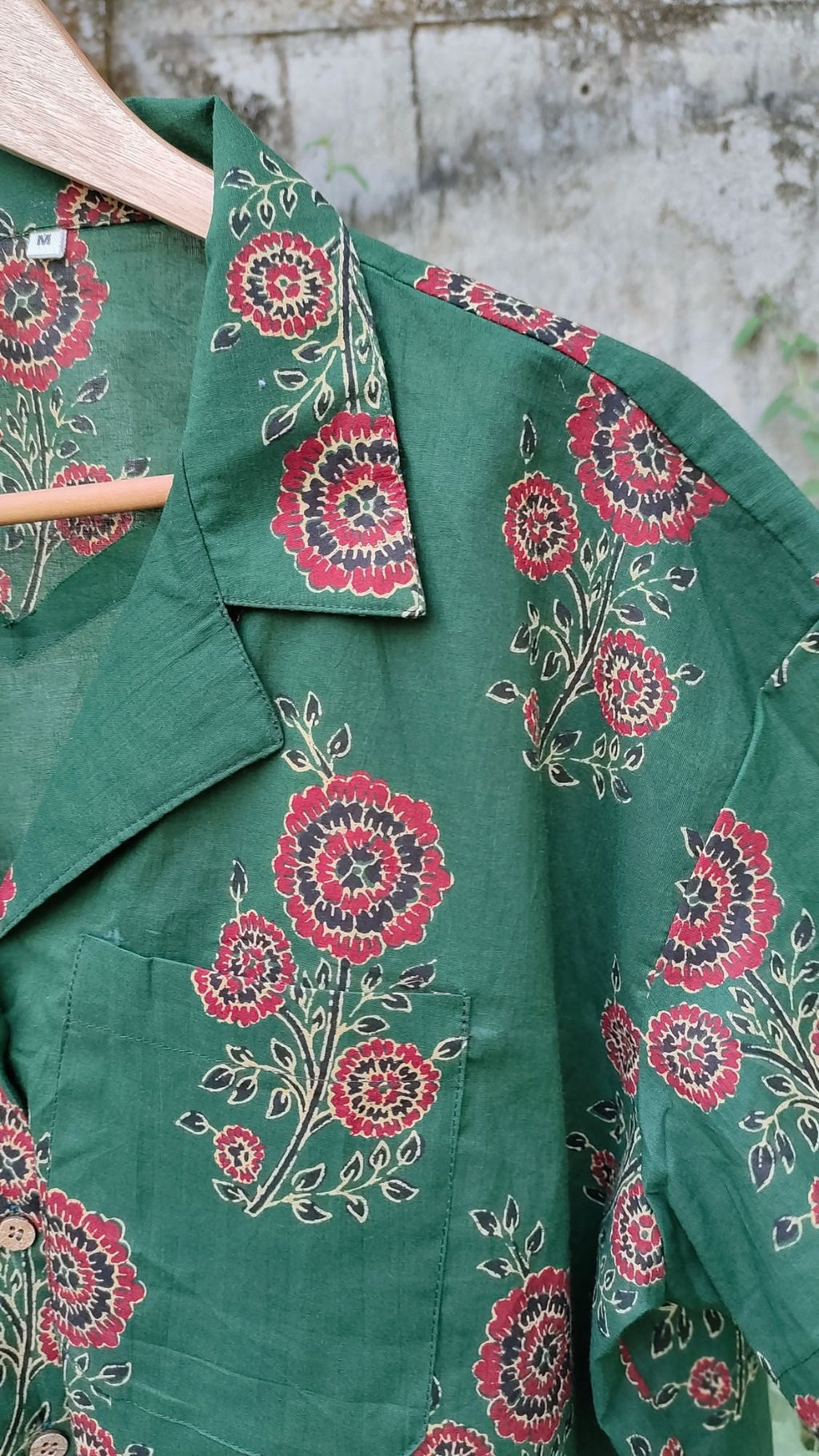 Green Crop Shirt for Men at Kamakhyaa by Hasttvam. This item is CottonFloralCasual WearGreenHandmade by artisans, Floral, Natural dyes, Relaxed Fit, Respondible production and Vegan