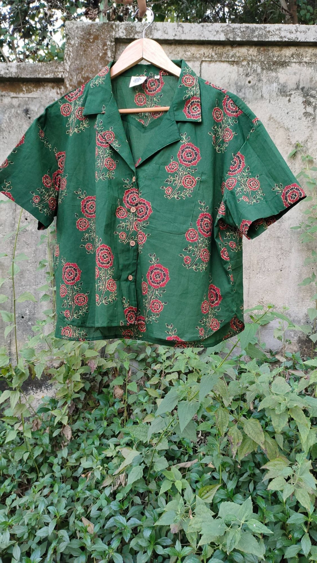 Green Crop Shirt for Men at Kamakhyaa by Hasttvam. This item is CottonFloralCasual WearGreenHandmade by artisans, Floral, Natural dyes, Relaxed Fit, Respondible production and Vegan