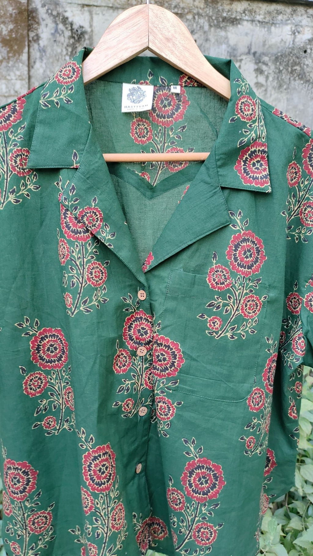 Green Crop Shirt for Men at Kamakhyaa by Hasttvam. This item is CottonFloralCasual WearGreenHandmade by artisans, Floral, Natural dyes, Relaxed Fit, Respondible production and Vegan