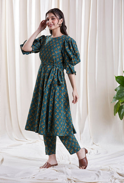 Green Kaftan Set with Puff Sleeves at Kamakhyaa by Hasttvam. This item is Cotton, Floral, Fusion Wear, Green, Handmade by Artisans, Natural dyes, Relaxed Fit, Respondible production and Vegan