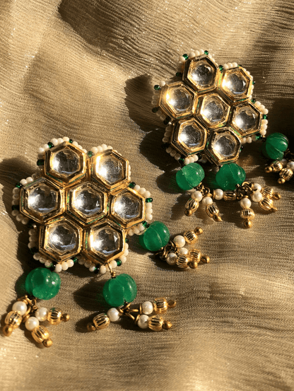 Green Stud Stones at Kamakhyaa by House Of Heer. This item is Alloy Metal, Festive Jewellery, Festive Wear, Free Size, Gemstone, jewelry, July Sale, July Sale 2023, Less than $50, Natural, Pearl, Solids, Stud Earrings, Textured, White