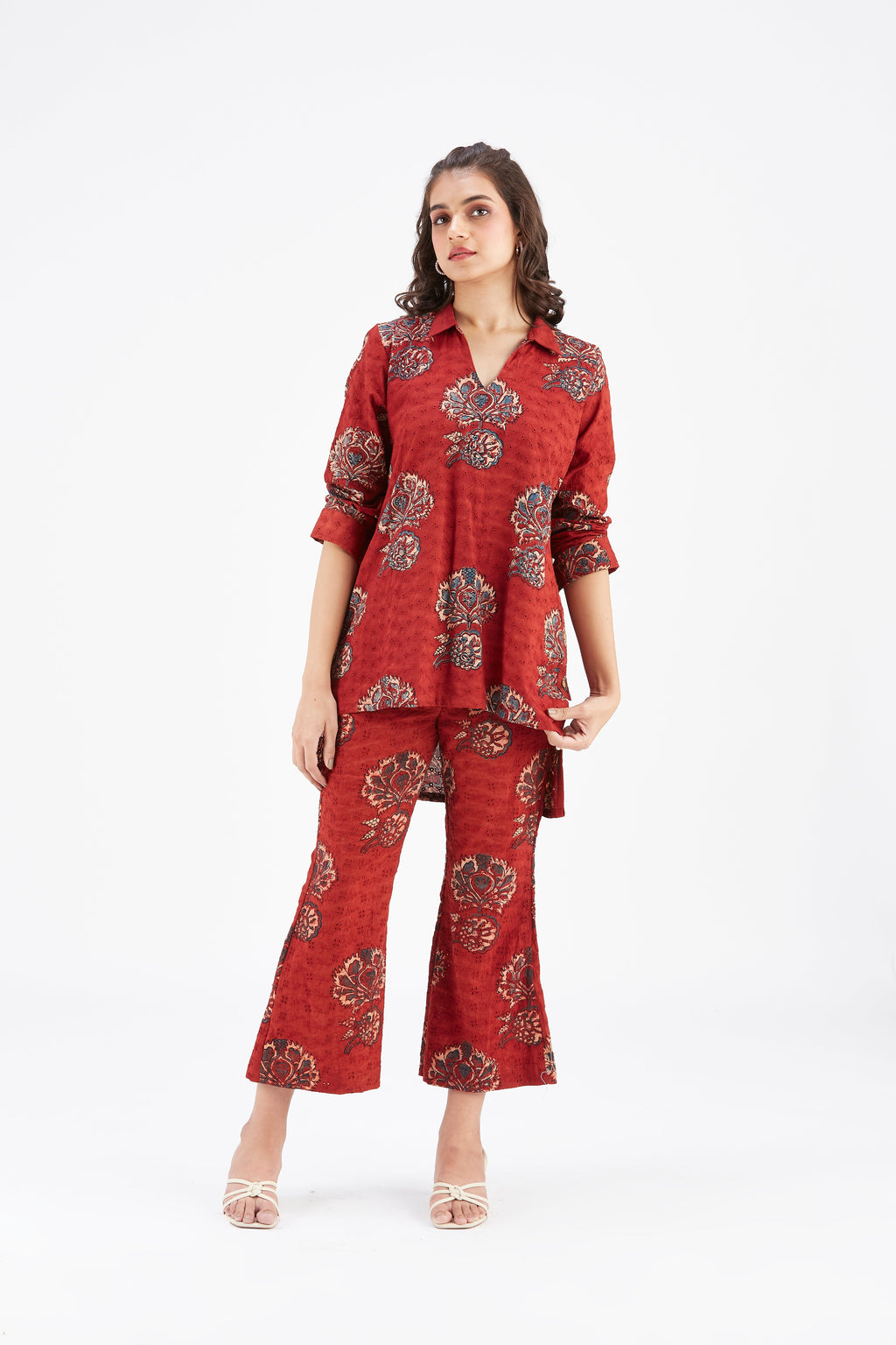 Inya Red Floral Printed Cotton kurta set at Kamakhyaa by Hasttvam. This item is Cotton, Ete by Hasttvam, Floral Prints, Fusion Wear, Hand Printed, Red, Womenswear