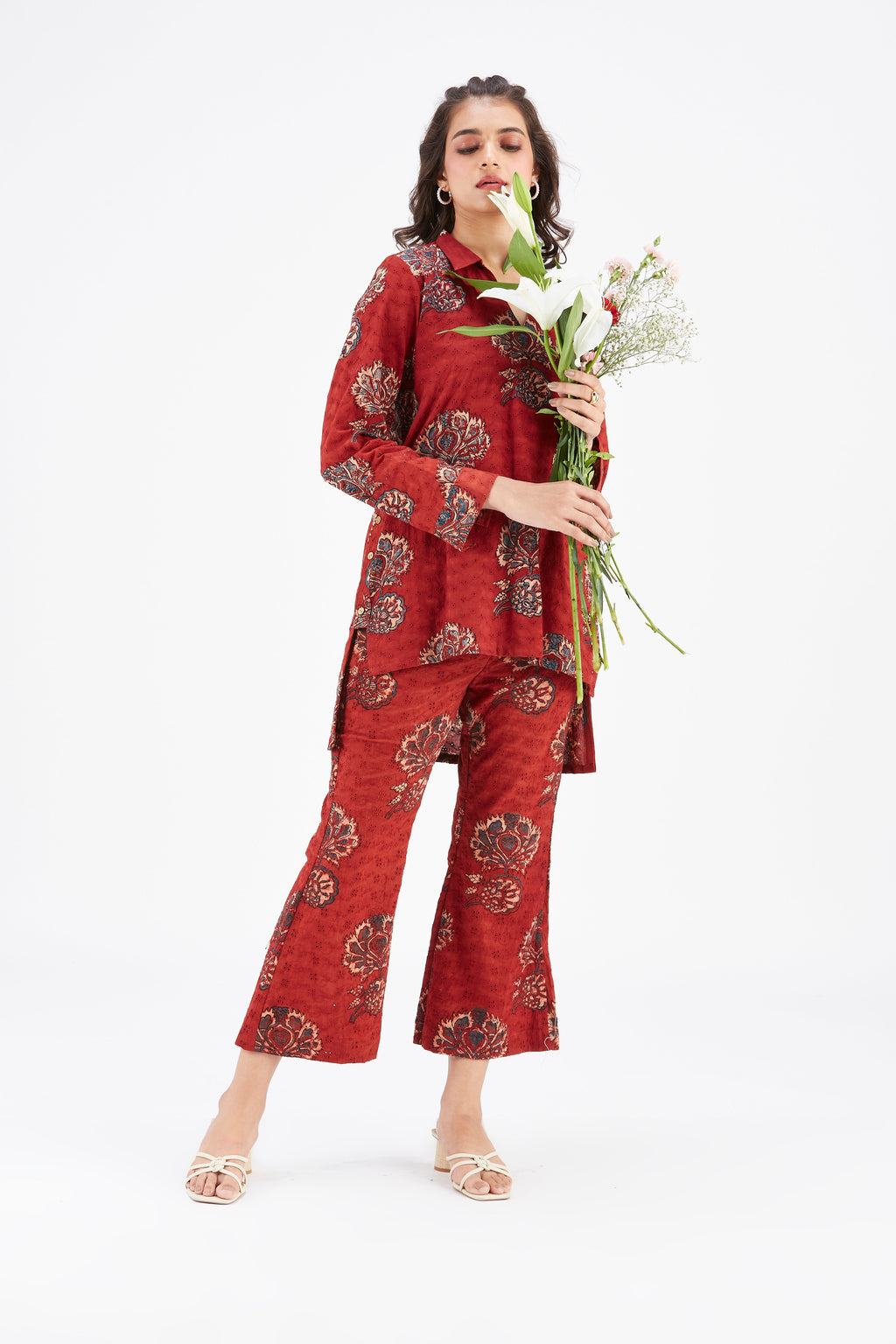 Inya Red Floral Printed Cotton kurta set at Kamakhyaa by Hasttvam. This item is Cotton, Ete by Hasttvam, Floral Prints, Fusion Wear, Hand Printed, Red, Womenswear