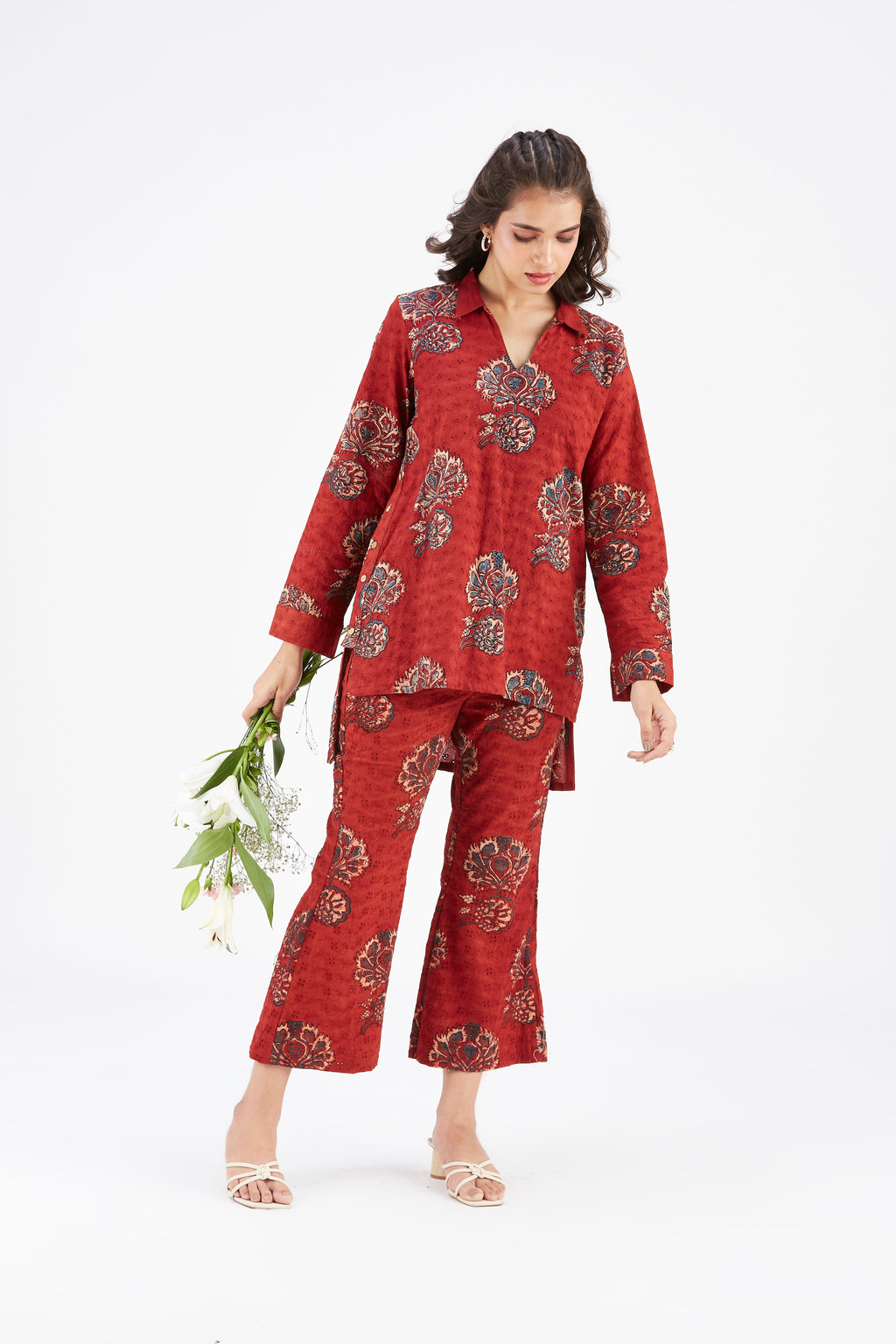 Inya Red Floral Printed Cotton kurta set at Kamakhyaa by Hasttvam. This item is Cotton, Ete by Hasttvam, Floral Prints, Fusion Wear, Hand Printed, Red, Womenswear