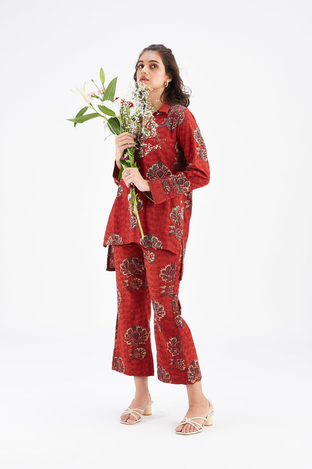 Inya Red Floral Printed Cotton kurta set at Kamakhyaa by Hasttvam. This item is Cotton, Ete by Hasttvam, Floral Prints, Fusion Wear, Hand Printed, Red, Womenswear