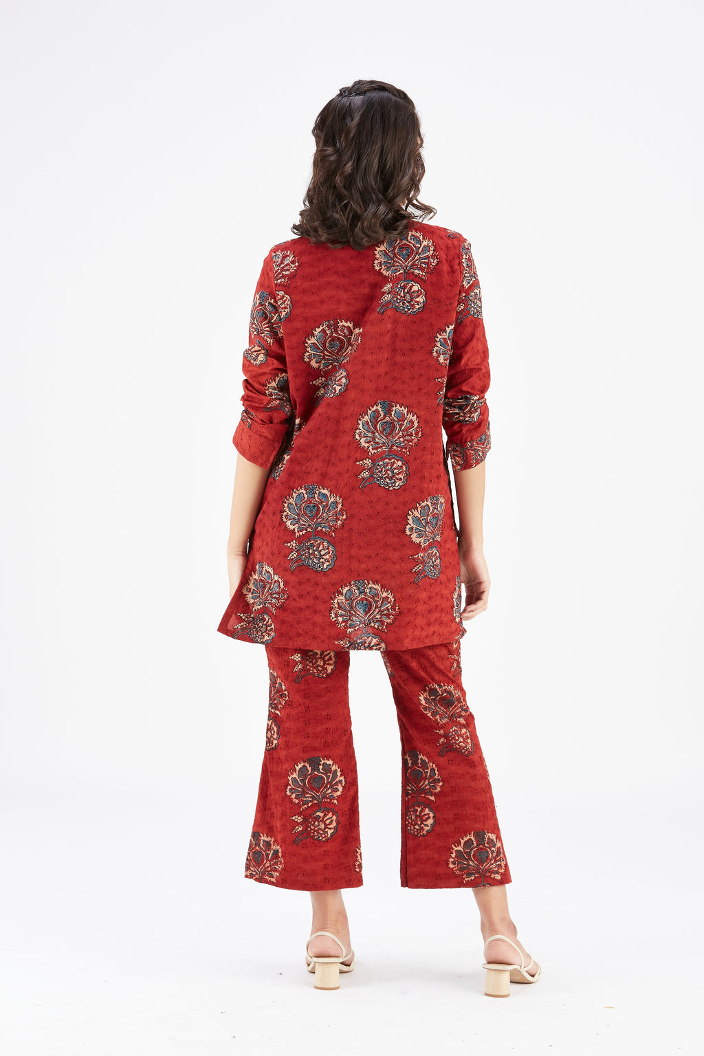Inya Red Floral Printed Cotton kurta set at Kamakhyaa by Hasttvam. This item is Cotton, Ete by Hasttvam, Floral Prints, Fusion Wear, Hand Printed, Red, Womenswear