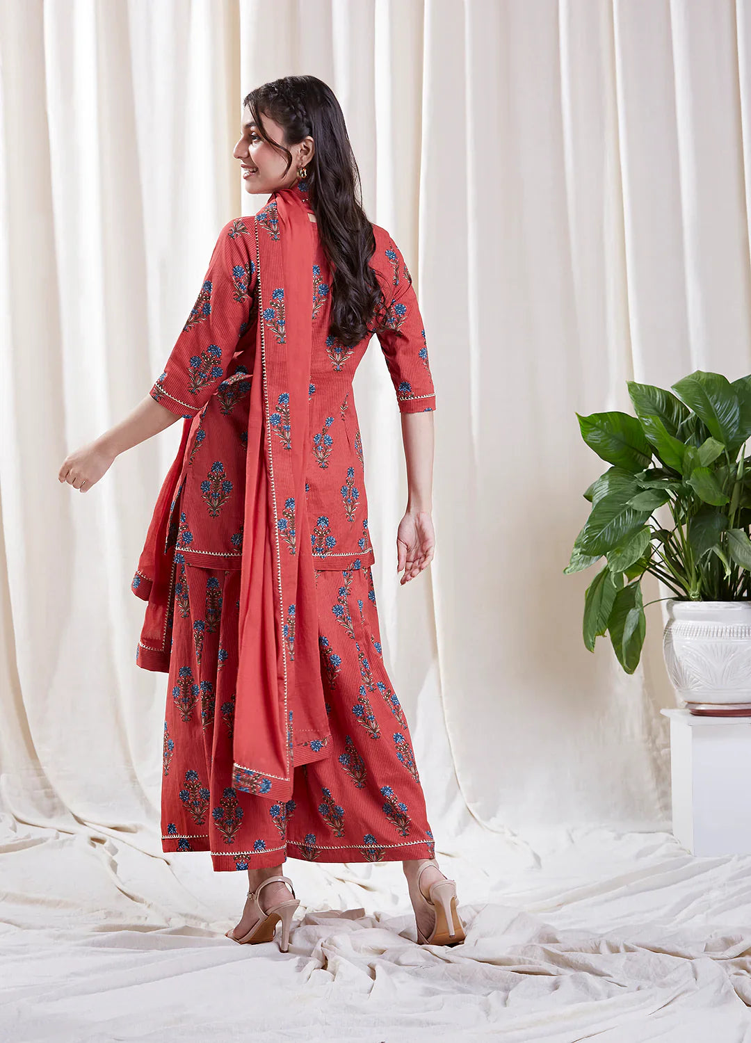 Jaipuri Prints Pink Kurta Set at Kamakhyaa by Hasttvam. This item is Cotton, Festive Wear, Floral, Natural dyes, Pink, Relaxed Fit, Respondible production and Vegan