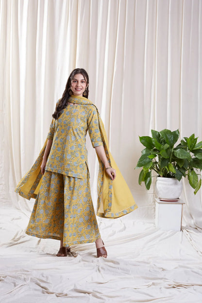 Jaipuri Prints Yellow Kurta Set at Kamakhyaa by Hasttvam. This item is Cotton, Festive Wear, Floral, Natural dyes, Relaxed Fit, Respondible production and Vegan, Yellow