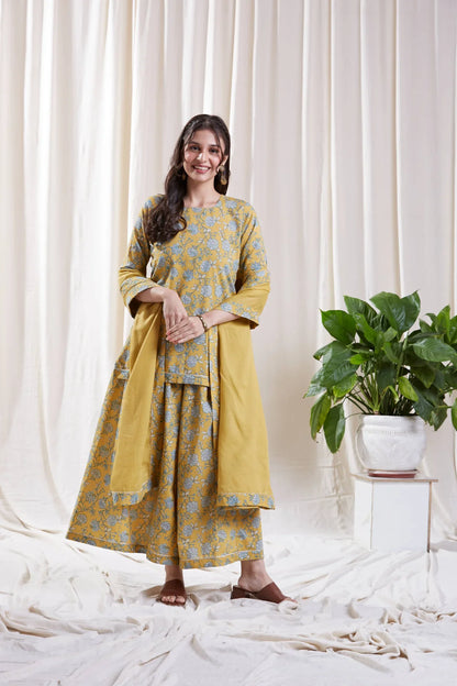 Jaipuri Prints Yellow Kurta Set at Kamakhyaa by Hasttvam. This item is Cotton, Festive Wear, Floral, Natural dyes, Relaxed Fit, Respondible production and Vegan, Yellow