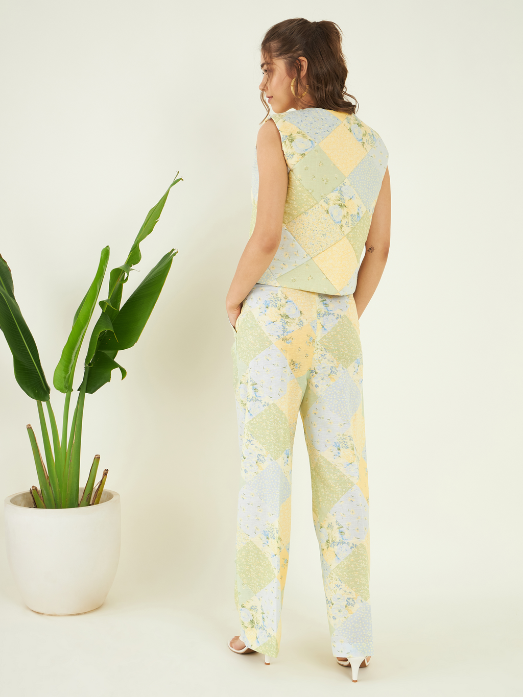 Linen Multicolor Cotton Co-ord Set at Kamakhyaa by Bohobi. This item is 100% Linen, Cotton Mulmul, Embroidered, Evening Wear, Multicolor, Regular Fit, Toxin free, Vacation Co-ord Sets