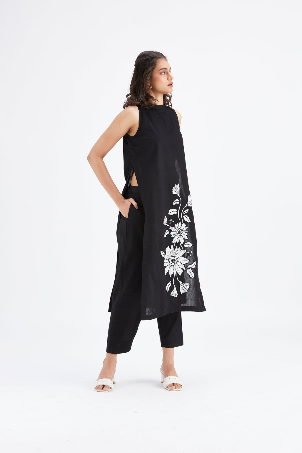 Nava Black Floral Printed Cotton kurta set at Kamakhyaa by Hasttvam. This item is Black, Cotton, Ete by Hasttvam, Floral Prints, Fusion Wear, Hand Printed, Womenswear