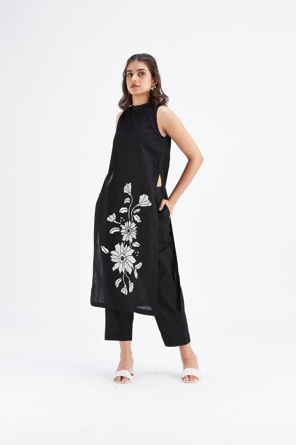 Nava Black Floral Printed Cotton kurta set at Kamakhyaa by Hasttvam. This item is Black, Cotton, Ete by Hasttvam, Floral Prints, Fusion Wear, Hand Printed, Womenswear