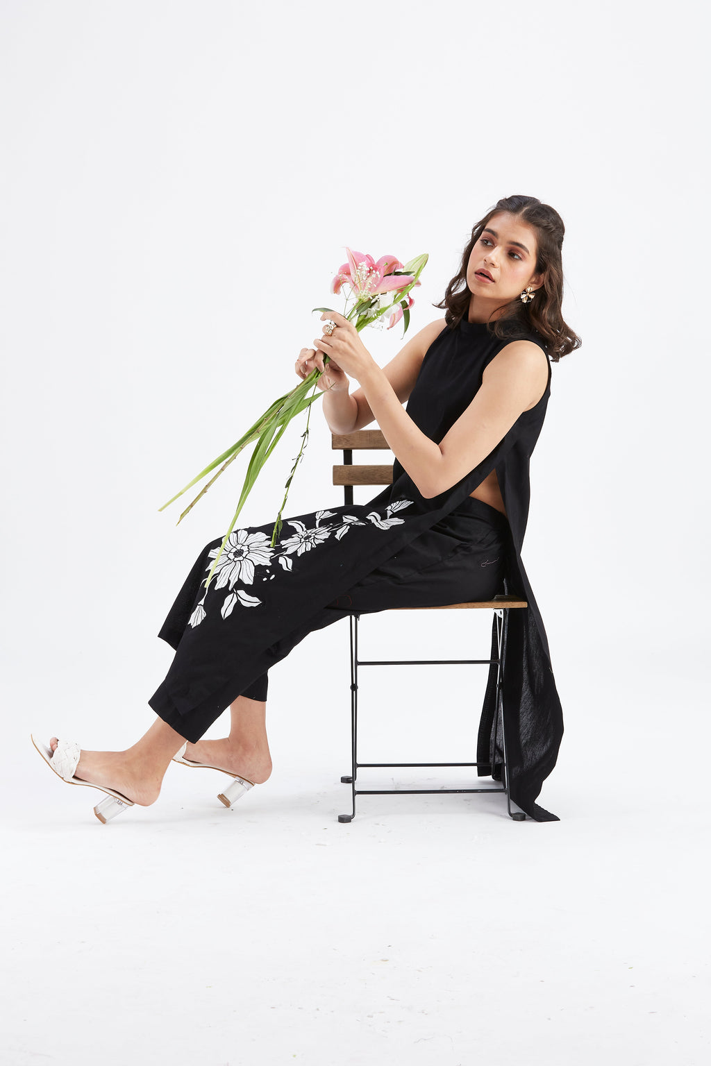 Nava Black Floral Printed Cotton kurta set at Kamakhyaa by Hasttvam. This item is Black, Cotton, Ete by Hasttvam, Floral Prints, Fusion Wear, Hand Printed, Womenswear