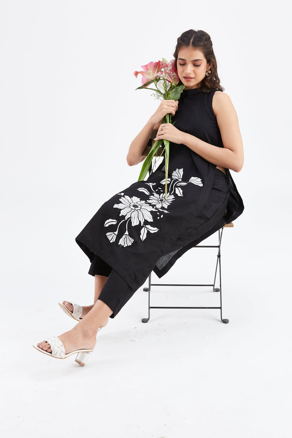 Nava Black Floral Printed Cotton kurta set at Kamakhyaa by Hasttvam. This item is Black, Cotton, Ete by Hasttvam, Floral Prints, Fusion Wear, Hand Printed, Womenswear