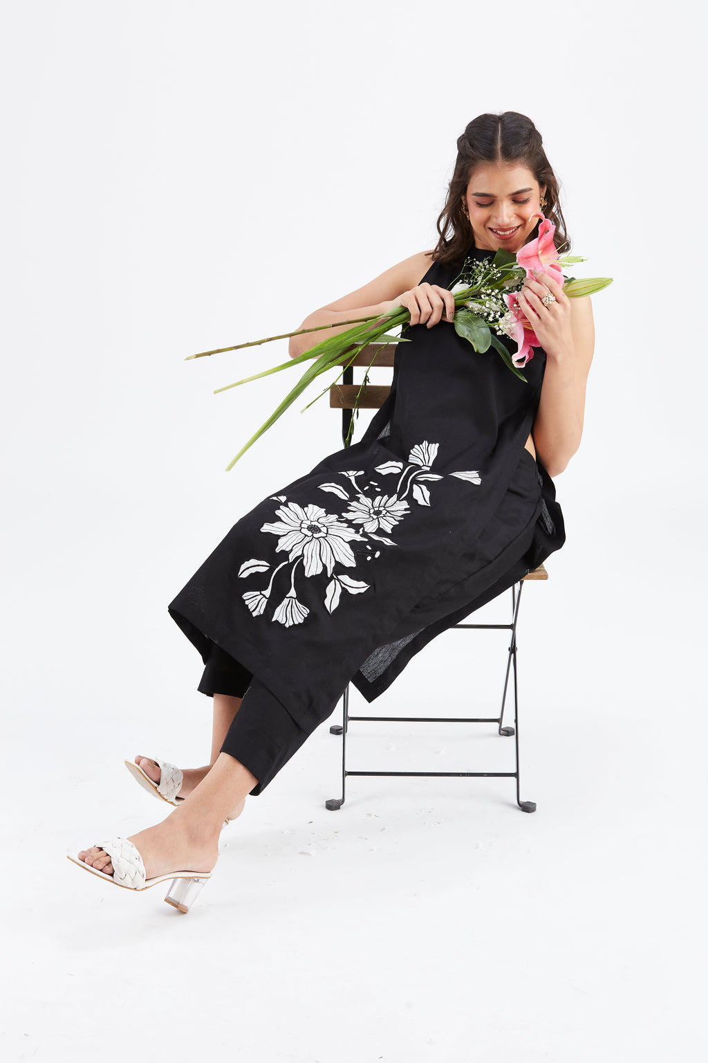 Nava Black Floral Printed Cotton kurta set at Kamakhyaa by Hasttvam. This item is Black, Cotton, Ete by Hasttvam, Floral Prints, Fusion Wear, Hand Printed, Womenswear