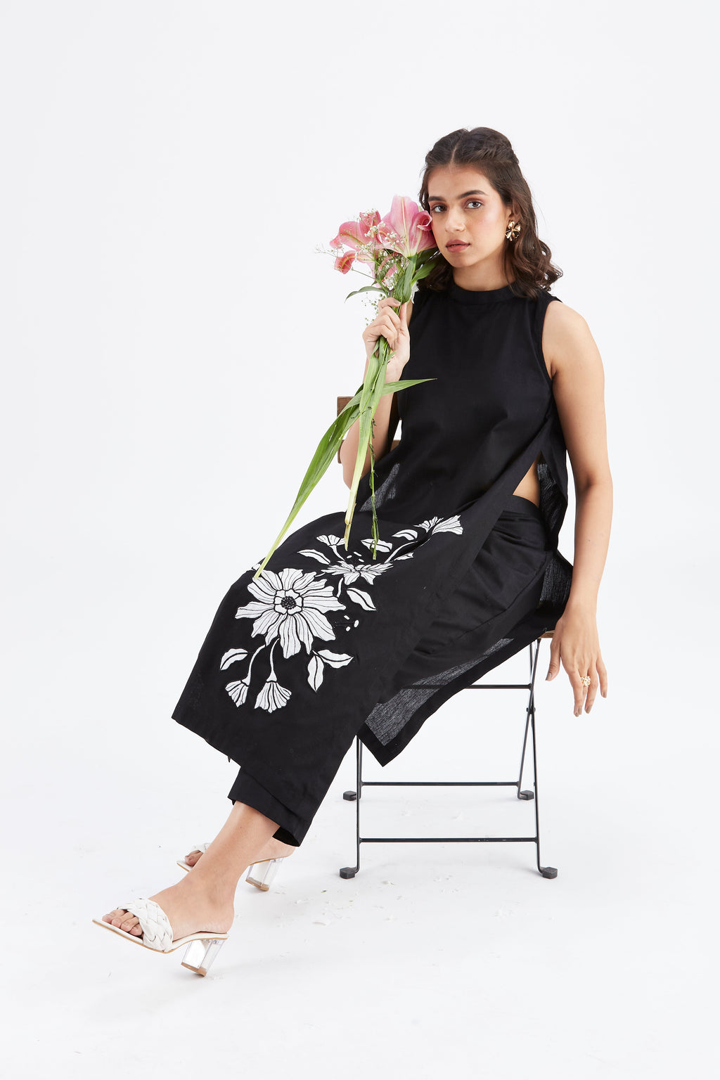 Nava Black Floral Printed Cotton kurta set at Kamakhyaa by Hasttvam. This item is Black, Cotton, Ete by Hasttvam, Floral Prints, Fusion Wear, Hand Printed, Womenswear